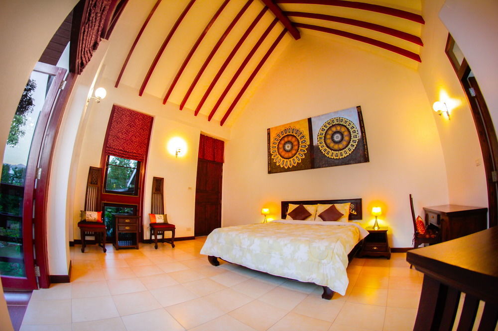 Baan Saleepai Hotel Bagian luar foto